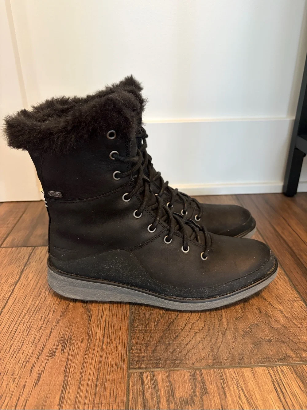 Merrell Women’s Black Lace-Up Faux Fur Winter Boots